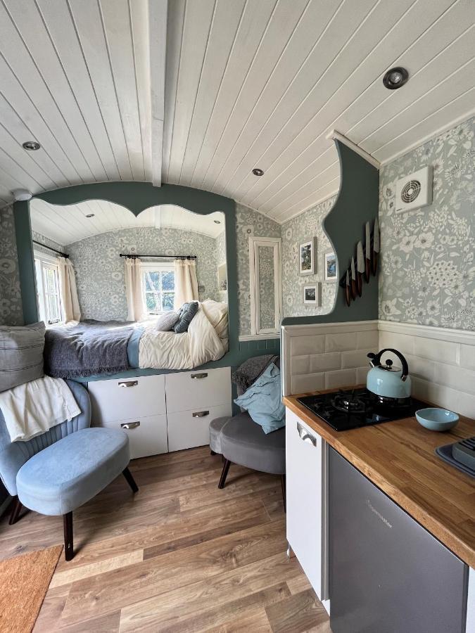 The Hazel Hut * Westport